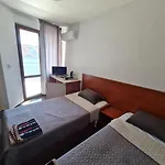 Pensión алми Almi 4*