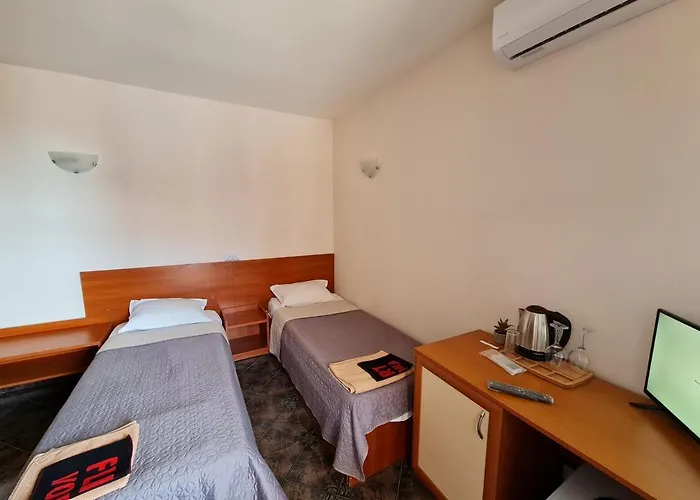 Къща за гости алми Almi 4*