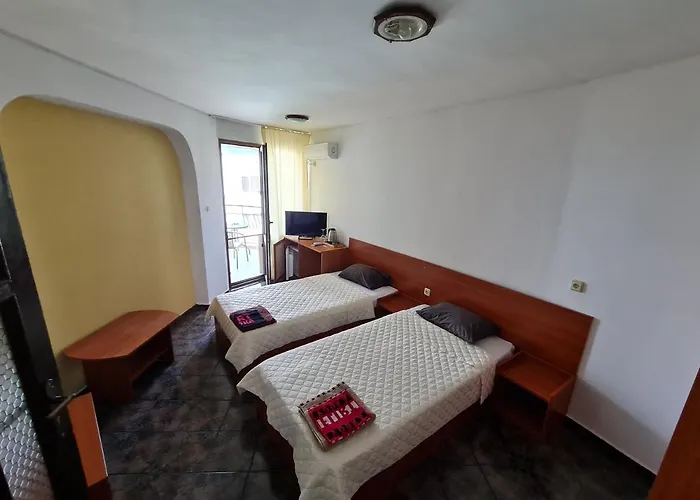 алми Almi Къща за гости 4*